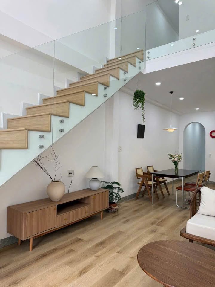 Nhà nguyên căn mặt tiền Huỳnh Thúc Kháng, Tân Lợi 9 triệu - Dọn vào ở ngay!