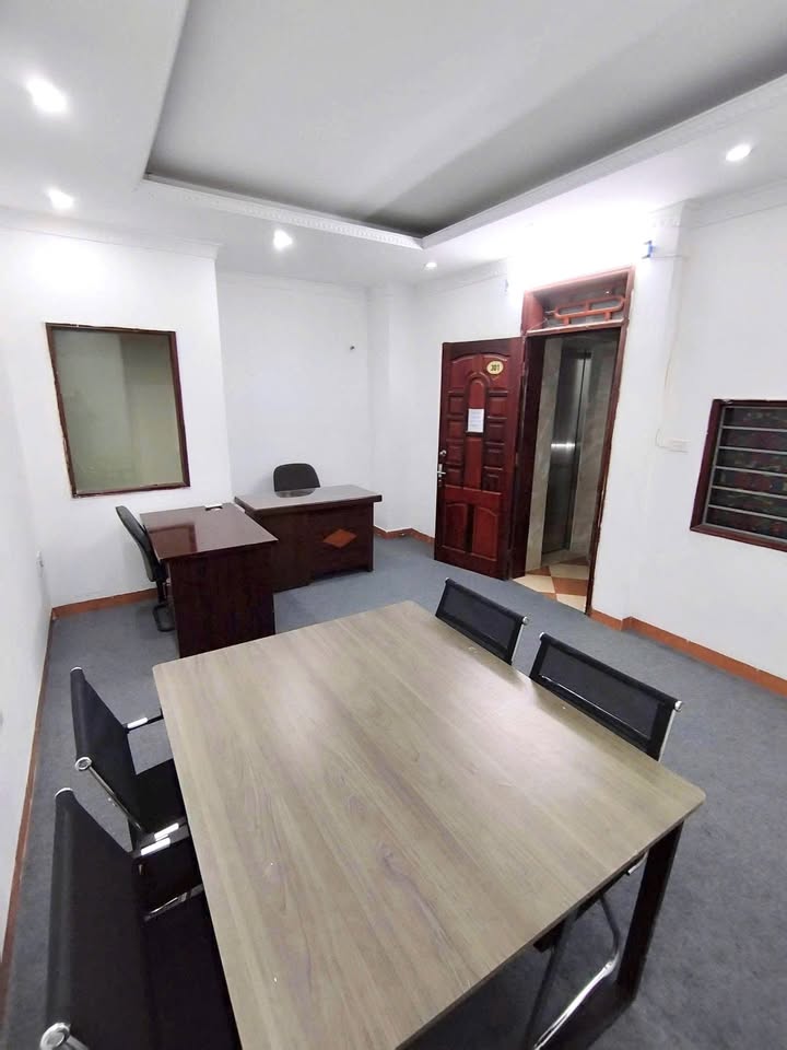 Văn phòng cho thuê tại Trần Kim Xuyến, Cầu Giấy 25m² chỉ 4 triệu - Cơ hội không thể bỏ lỡ!