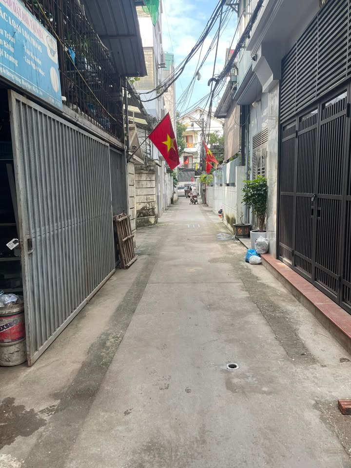 Nhà 5 tầng ngõ 23 Phú Thượng 163m² giá 20 tỷ - Sổ đỏ chính chủ, ô tô vào tận cửa!