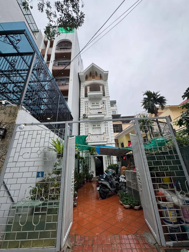 Nhà Xuân La, Tây Hồ 77m² giá 27 tỷ - Sổ đỏ chính chủ, ô tô vào nhà!