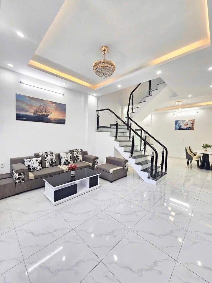 Nhà lô góc Dư Hàng, Lê Chân 50m² giá 3,35 tỷ - Nhà mới, chính chủ, sẵn sàng ở ngay!