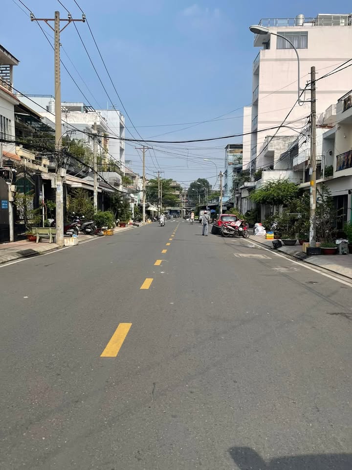 Nhà mặt tiền đường số phường 4 quận 8 - 50m² giá chỉ 15 triệu/tháng!