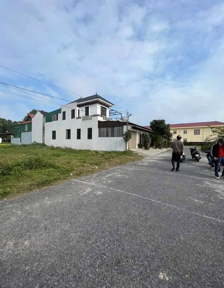 Đất nền phường Nghi Hương, Cửa Lò 200m² giá 4 tỷ - Đường lớn, sát trường học!
