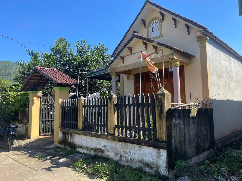 Đất kèm nhà tại Cầu Mây, Cẩm Thủy, Thanh Hóa 300m² giá chỉ 1 tỷ - Sẵn sàng vào ở!