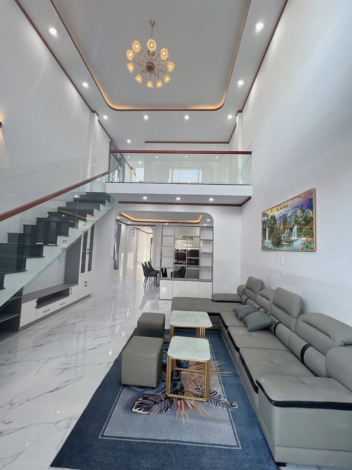 Nhà ghác lửng Hòa Thành Tây Ninh 142m² giá 1.89 tỷ - Thiết kế hiện đại, tiện nghi đầy đủ!