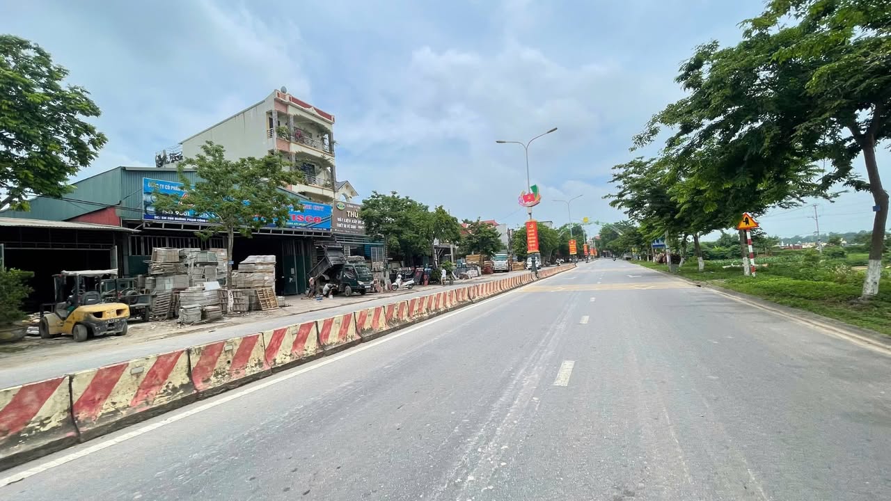 Đất kinh doanh mặt tiền DT305, Thị Trấn Yên Lạc, 100m² - Cơ hội đầu tư hấp dẫn!