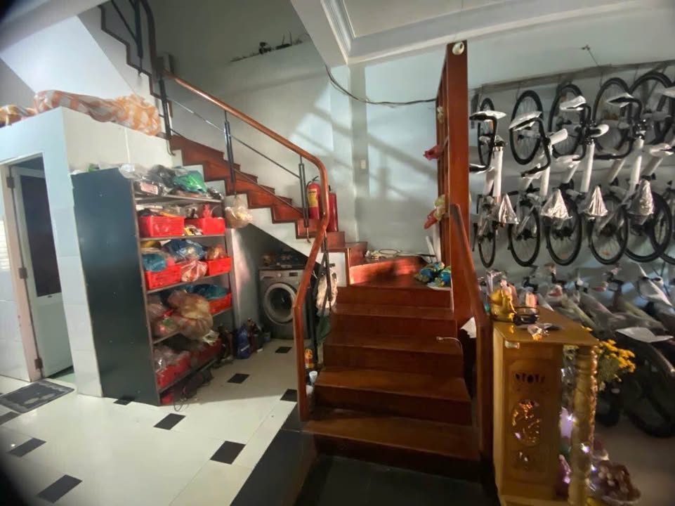 Nhà mặt tiền đường Tiểu La, Hải Châu, Đà Nẵng 80m² giá 11 tỷ - Vị trí kinh doanh sầm uất!