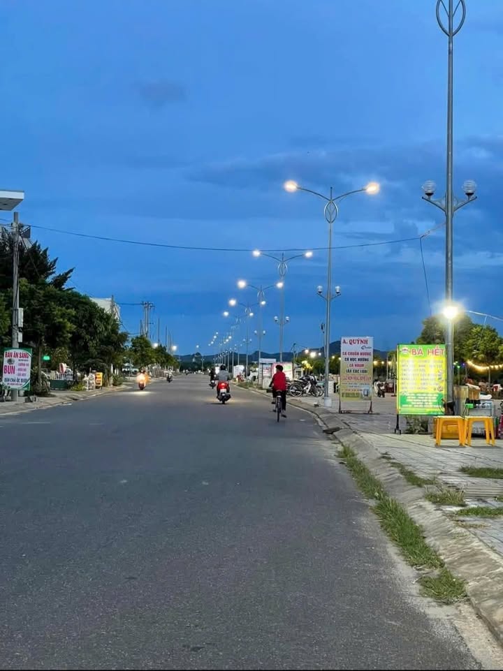 Đất mặt tiền 14b Đường 2 Làn, Hòa Vang, 70m² giá 2.4 tỷ - Cần bán gấp!