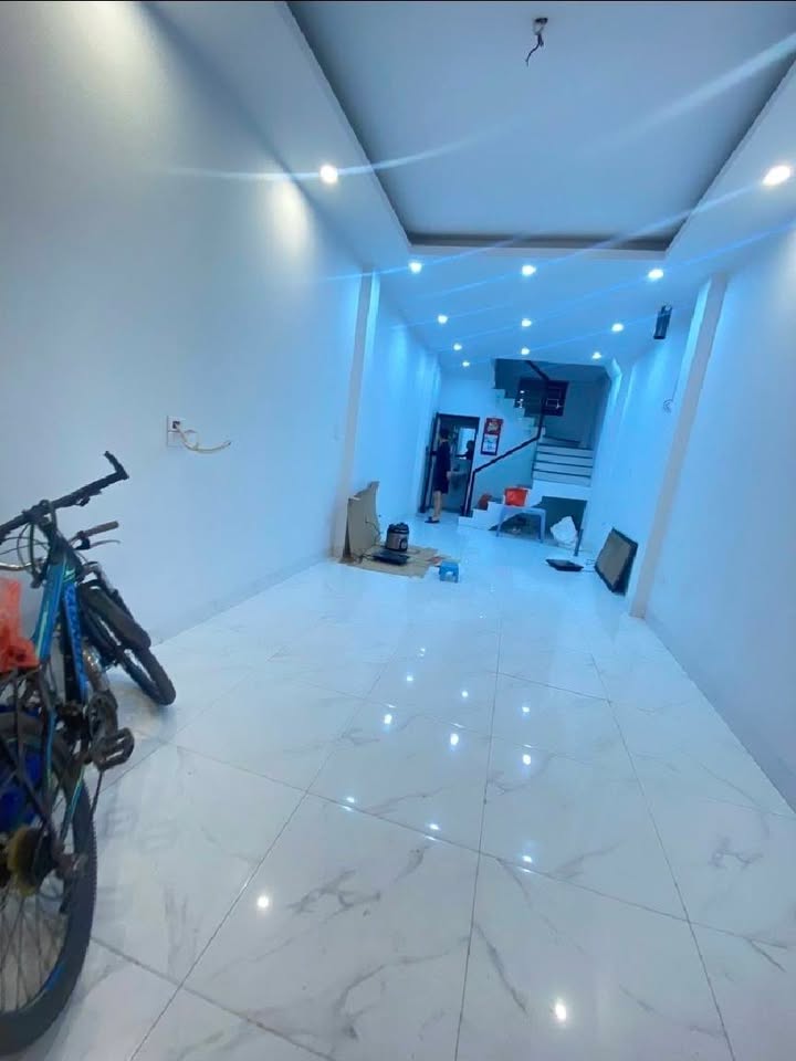 Nhà 5 tầng phường Đông Ngạc, quận Bắc Từ Liêm, 34m² giá 8.5 tỷ - Ô tô vào nhà!