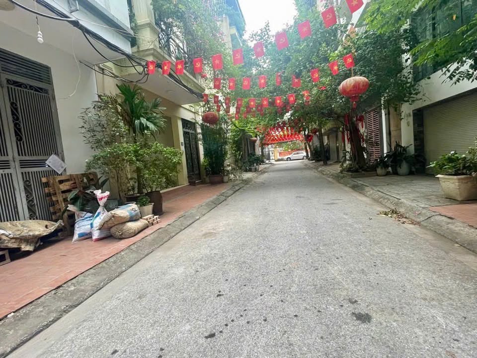 Đất vàng An Khánh 33m² giá 6 tỷ - Tiềm năng kinh doanh mạnh mẽ!