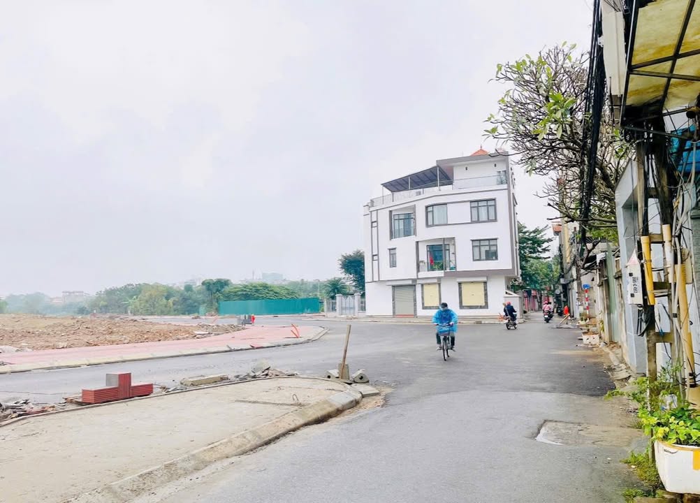 Đất nền Ngọc Thụy 40m² giá 7.5 tỷ - Ngõ thông ô tô, hướng Nam thoáng mát!