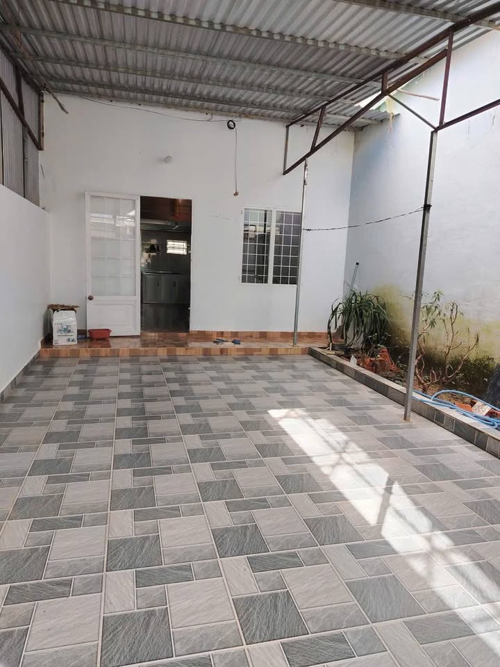 Nhà phố Đà Lạt 100m² giá 2.4 tỷ - Đường xe tải bằng phẳng, chính chủ!