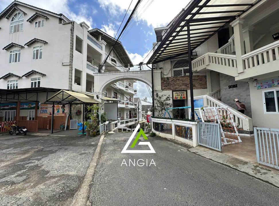 Bán 4 lô đất xây dựng Đà Lạt 130m² giá 9 tỷ - Đường ô tô đỗ cửa