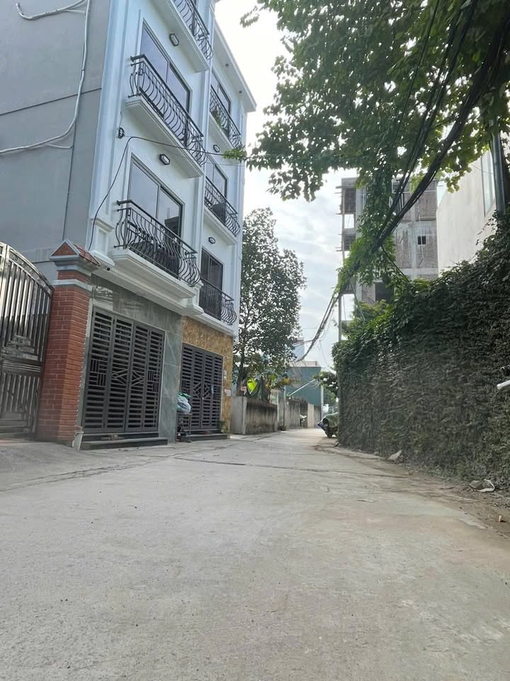 Nhà phố Song Phương, Hoài Đức 40m² giá 5 tỷ - Ô tô vào tận nhà, full nội thất!