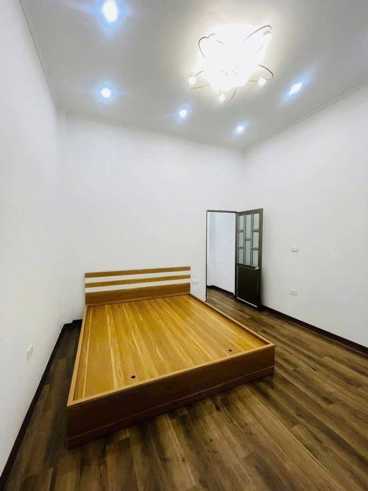 Căn hộ 2 phòng ngủ tổ 11, Yên Nghĩa, 38m² giá 5 tỷ - Full nội thất hấp dẫn!