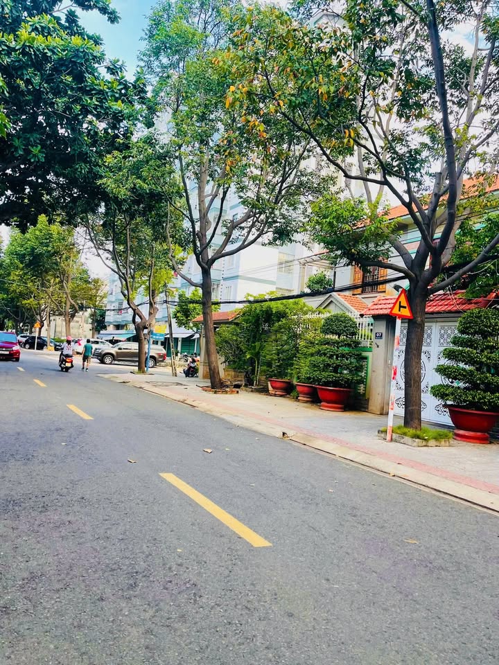 Biệt thự Lương Văn Nho 172,8m² giá 18,5 tỷ - Mặt tiền rộng hiếm có!