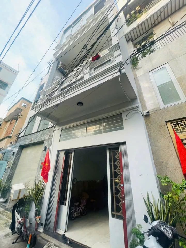 Nhà cho thuê Hẻm xe hơi cụt, Lũy Bán Bích, 52m² chỉ 11 triệu - Không gian sống lý tưởng!