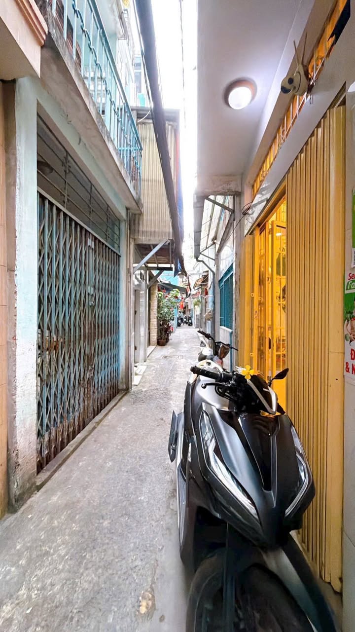 Nhà 2 Tầng Đúc Đường Lê Quốc Hưng, Quận 4 - Giá 1.899 Tỷ, Sổ Hồng Chính Chủ!