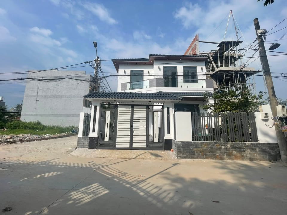 Biệt thự mini Thới Tam Thôn Hóc Môn 125m² giá 6.9 tỷ - Full nội thất sang trọng!