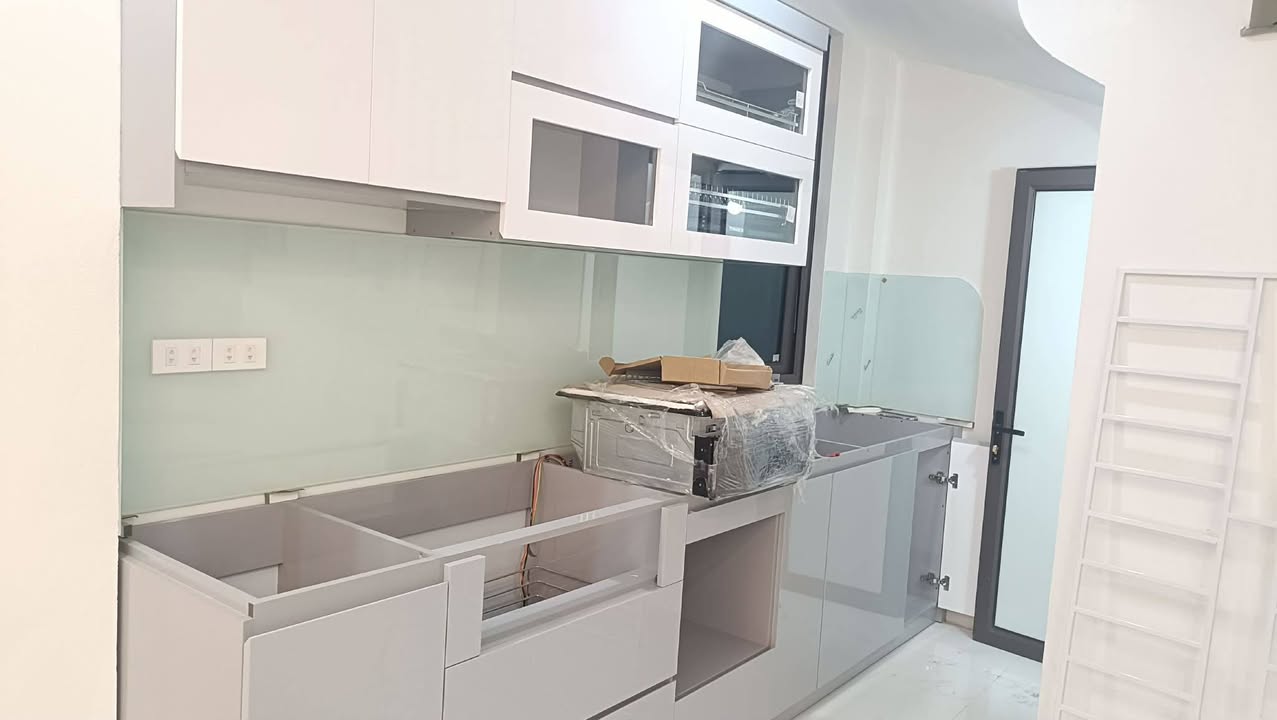 Nhà nguyên căn 4.5 tầng Thạch Bàn 33m² giá 11 triệu - Full nội thất, chỉ việc vào ở!
