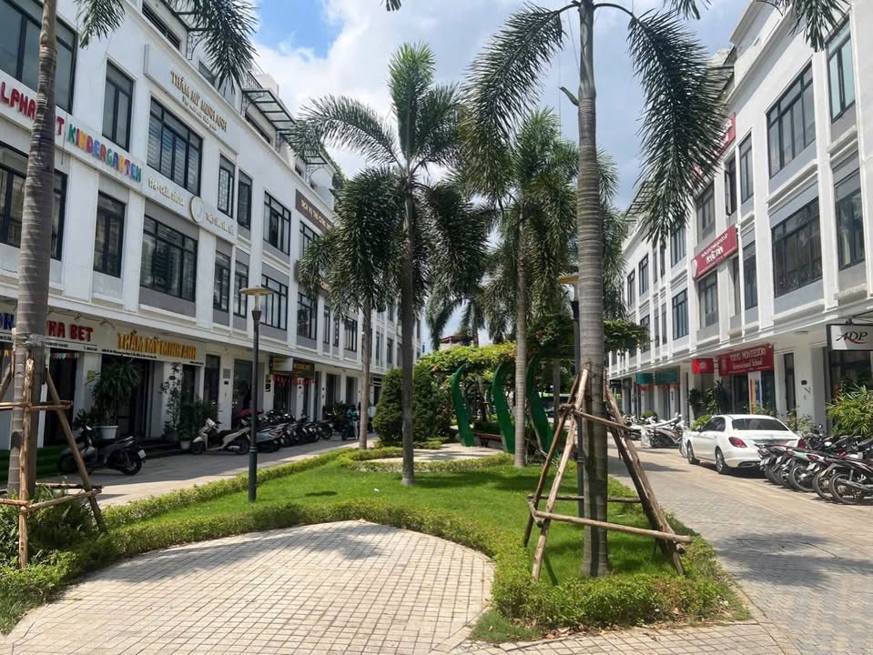 Cho thuê nhà liền kề Vinhomes Gardenia 100m² giá 56 triệu - Khu biệt thự an ninh tuyệt đối!