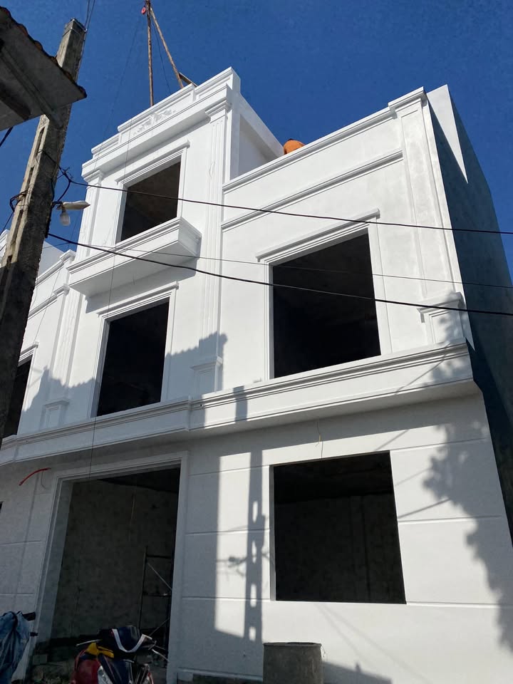 Nhà 3 tầng Trưng Trắc, Văn Lâm 41m² giá 2.85 tỷ - Ô tô đỗ cửa, Full nội thất