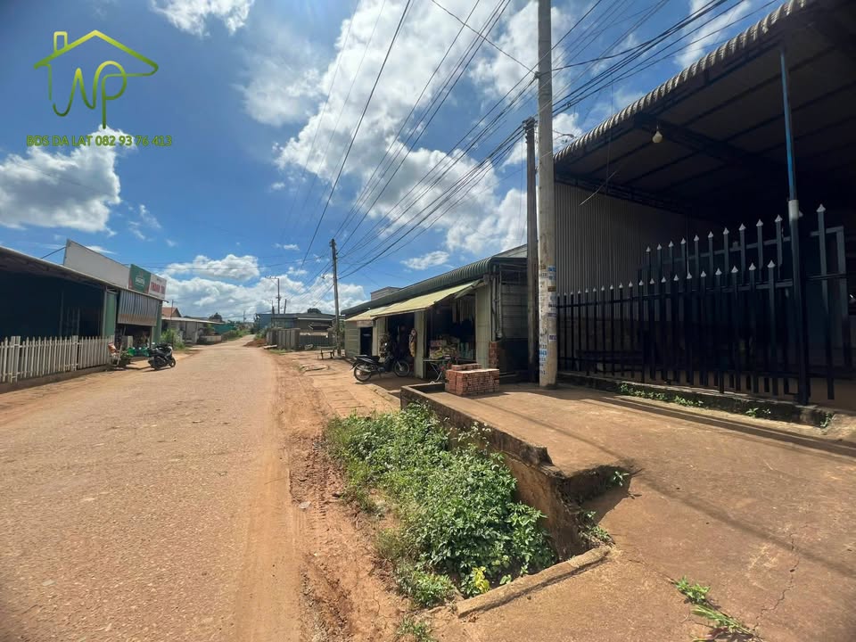 Nhà riêng xã Tu Tra Đơn Dương 220m² giá 1.95 tỷ - Bán gấp, sổ hồng riêng!