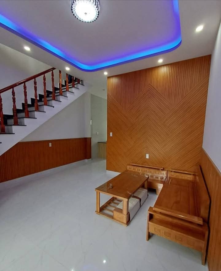 Nhà đẹp Đà Lạt 56m² giá 2.3 tỷ - Sổ đỏ chính chủ, thương lượng tốt!