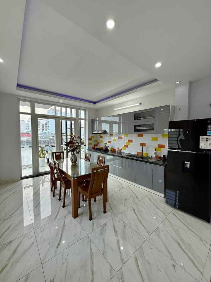 Nhà 4 Tầng Kinh Doanh Đắc Địa trên Phạm Văn Nghị, 60m² chỉ 10.9 tỷ - Sổ Đỏ Chính Chủ!