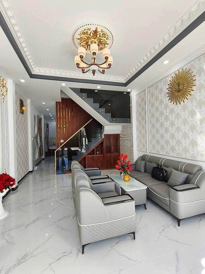 Nhà lầu mới hoàn thiện tại Phường Tân Ninh, Tây Ninh 144m² giá 2.79 tỷ - Tặng nội thất cao cấp!