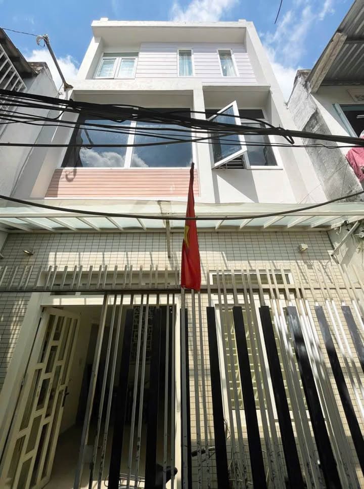 Nhà 4 tầng Nguyễn Thị Tần, P2, Q8 giá 6.38 tỷ - Sổ hồng chính chủ!