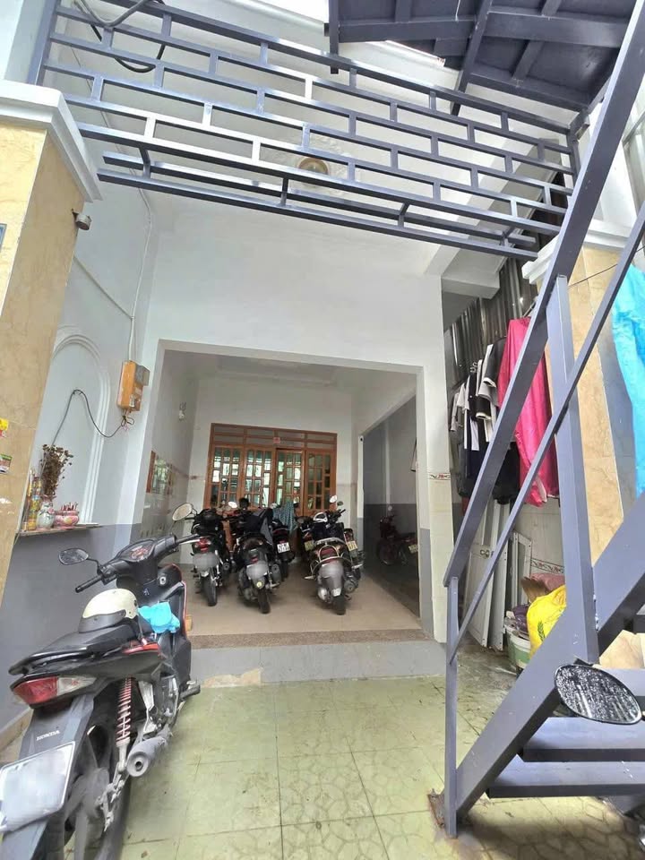 Chính chủ bán CHDV 3 tầng tại Linh Chiểu, Thủ Đức - Diện tích 116m² chỉ 8.7 tỷ!