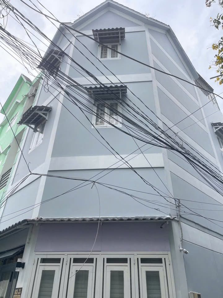 Nhà 4 tầng Gò Vấp 48m² giá 6 tỷ - Cách mặt tiền chỉ 30m!