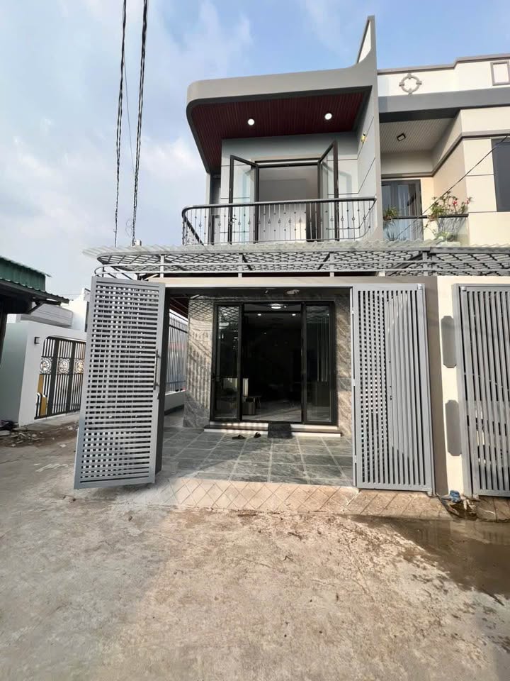 Nhà góc 2 mặt tiền Đạo Thạnh, Mỹ Tho 75m² giá 1.88 tỷ - Thiết kế hoàn hảo, tiện nghi đầy đủ!