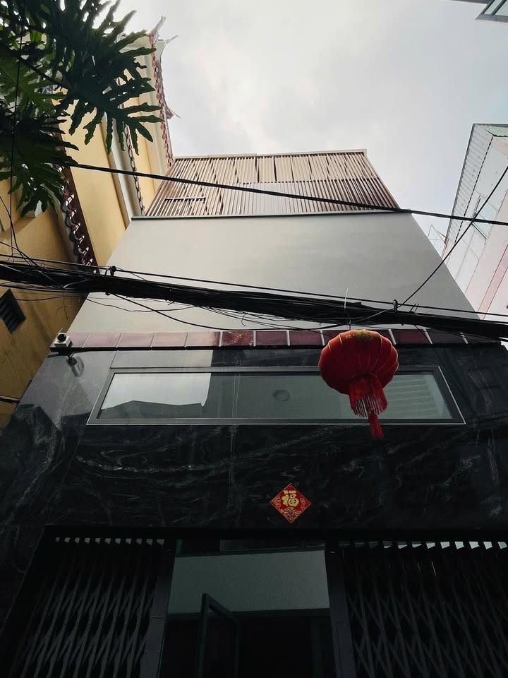 Nhà góc 2 mặt tiền Nguyễn Văn Nguyễn, Quận 1 - Diện tích 54m² - Giá thương lượng hấp dẫn!