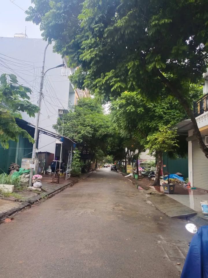 Đất dịch vụ Yên Nghĩa 50m² giá 12 tỷ - Phân lô vỉa hè, sẵn sàng xây dựng!