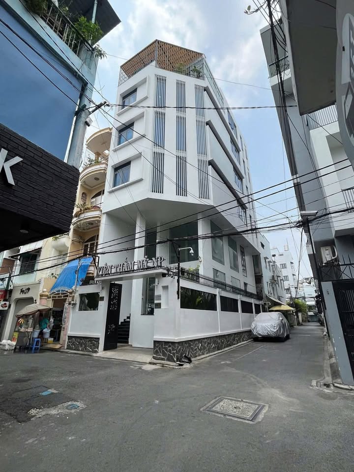 Nhà đẹp góc 2 mặt tiền 449 Trường Chinh 90m² giá 10.9 tỷ - Sẵn sàng vào ở!