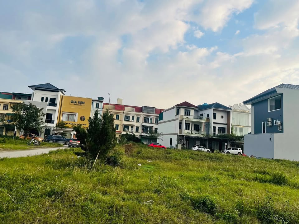 Biệt thự VinCom P Sông Trí 237m² giá 6 tỷ - Vị trí đẹp, view công viên