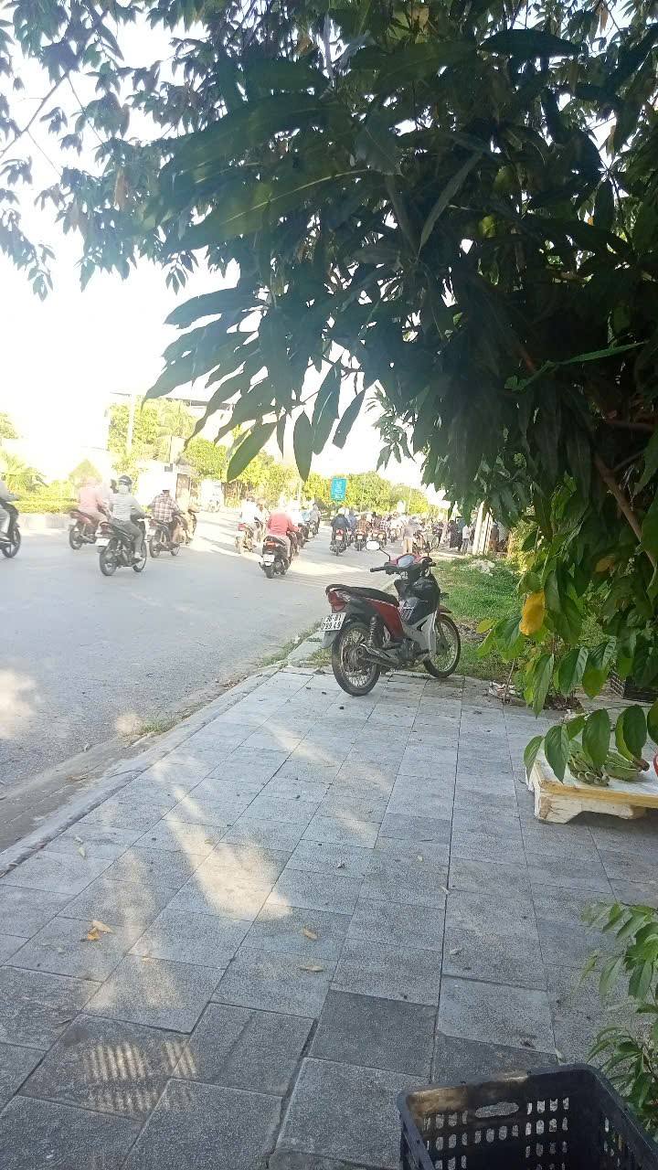 Cho thuê nhà mặt tiền đường An Dương Vương, Quảng Phú - Vừa ở vừa kinh doanh!