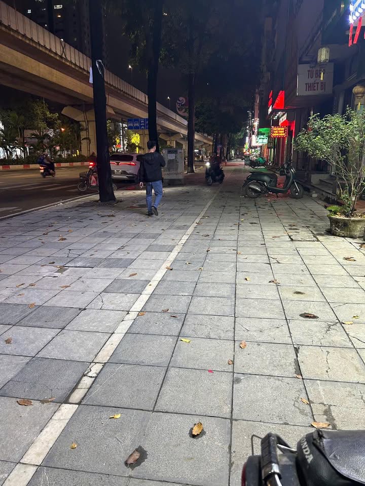 Nhà mặt phố Quang Trung – Hà Đông 60m² giá 45 triệu - Kinh doanh cực đẹp!