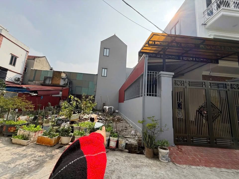 Đất Bùi Xá, Tam Hưng 42.7m² giá 3.4 tỷ - Sổ đỏ chính chủ, ô tô vào tận nơi!