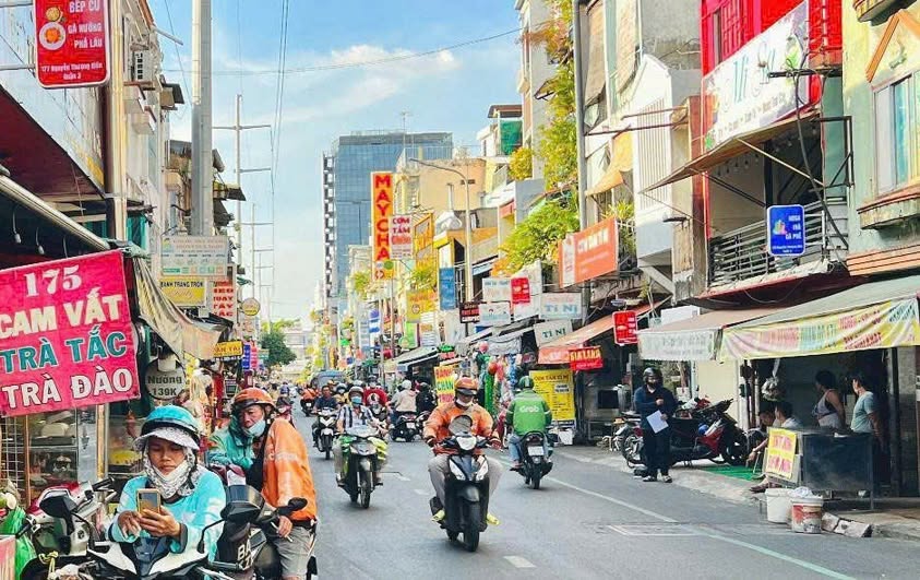 Nhà mặt tiền Nguyễn Thượng Hiền Quận Phú Nhuận 78m² giá chỉ 11 tỷ - Đối diện công viên xanh mát!