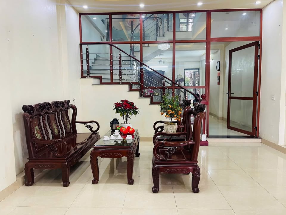 Bán nhà 2 tầng đường Ngô Minh Loan 90m² giá 5.25 tỷ - Đối diện chợ Kim Tân!