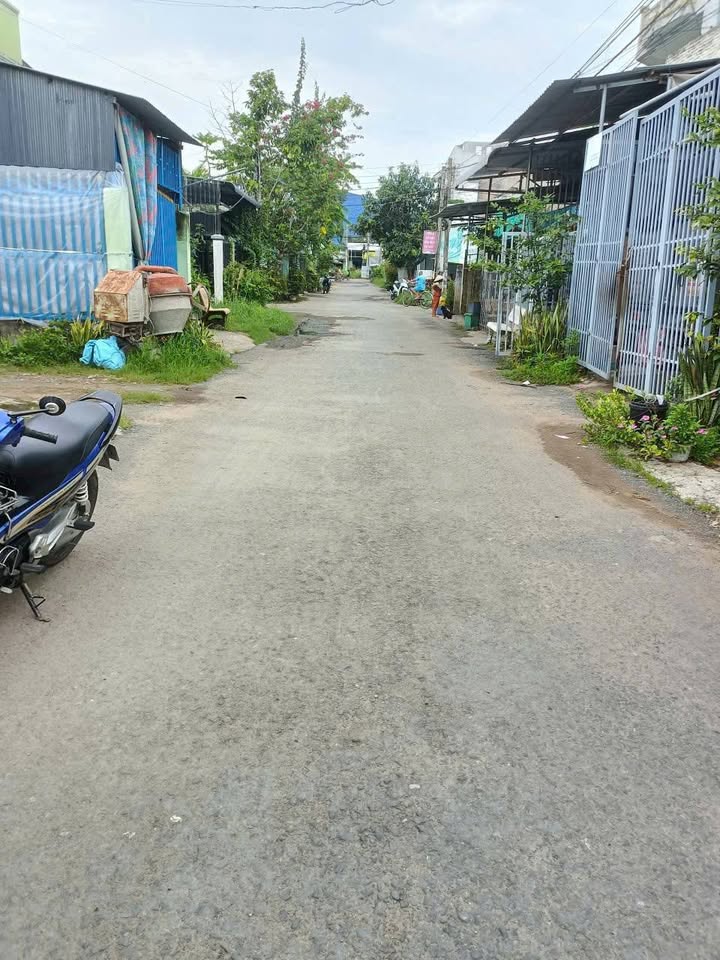 Nhà cấp 4 gác lửng mặt tiền đường chính Xã Phong Mỹ, 81m² giá 1.2 tỷ - Đầu tư sinh lời tuyệt vời!