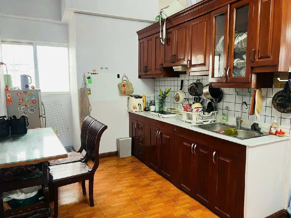 Căn hộ chung cư mini Hoàng Quốc Việt 71m² giá 2.3 tỷ - Mặt tiền đẹp, thoáng sáng!