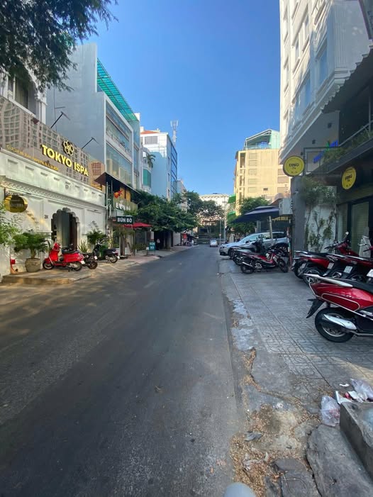 FrontHouse Mặt Tiền Hồ Xuân Hương, Quận 3, 92m² giá 6x tỷ - Kinh doanh sinh lời cao!