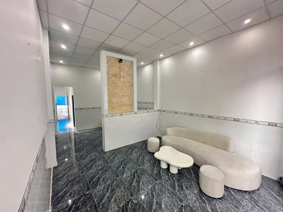 Nhà phố Tân Biên 84m² giá 1.08 tỷ - Nhà mới thoáng mát, sân trước sân sau!