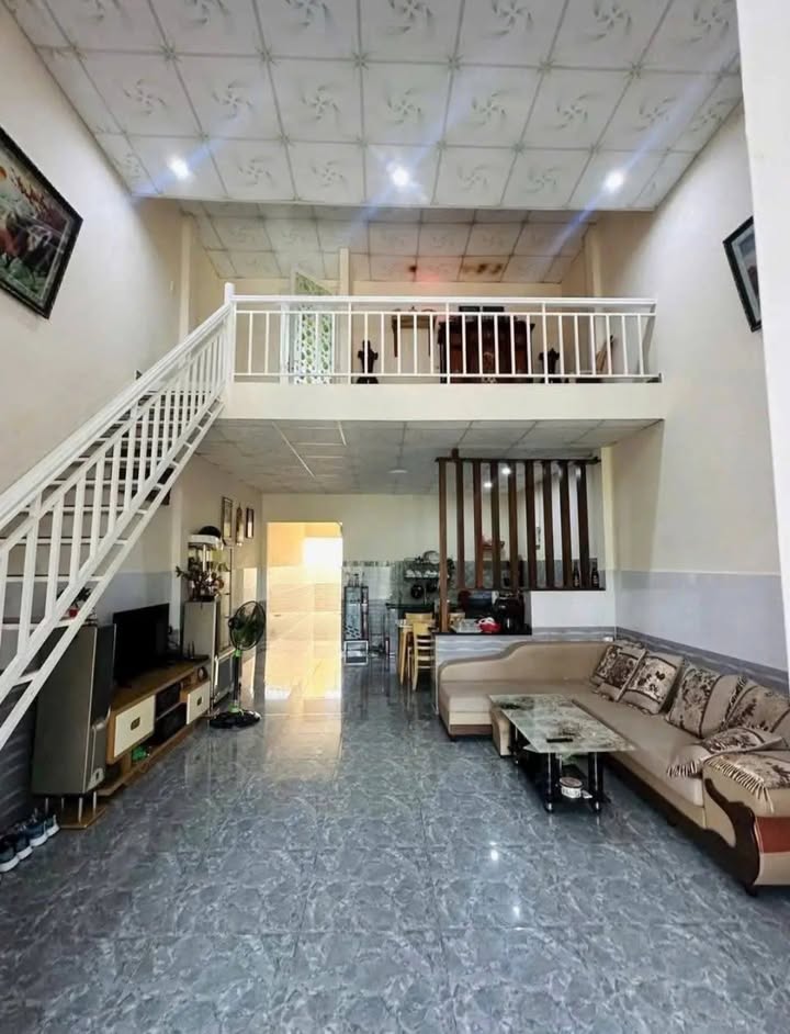 Nhà hẻm 115 Lam Sơn, Bảo Lộc 110m² giá 1.85 tỷ - Không gian sống lý tưởng!