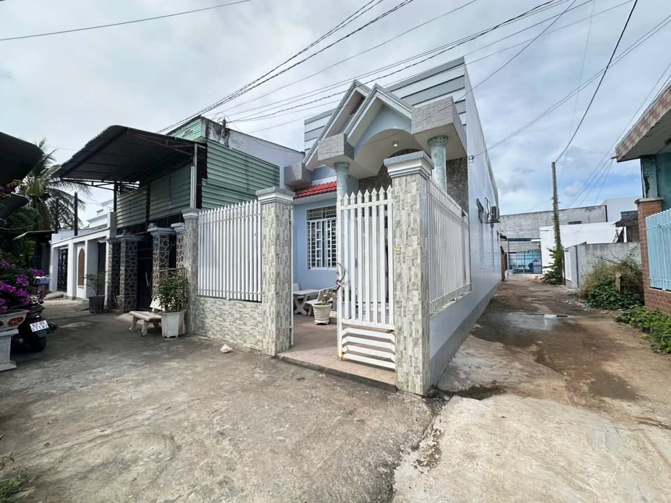 Nhà 1 tầng 3 mặt tiền tại Mỹ Phong, 92m² giá 1.27 tỷ - Ô tô vào tận nhà!