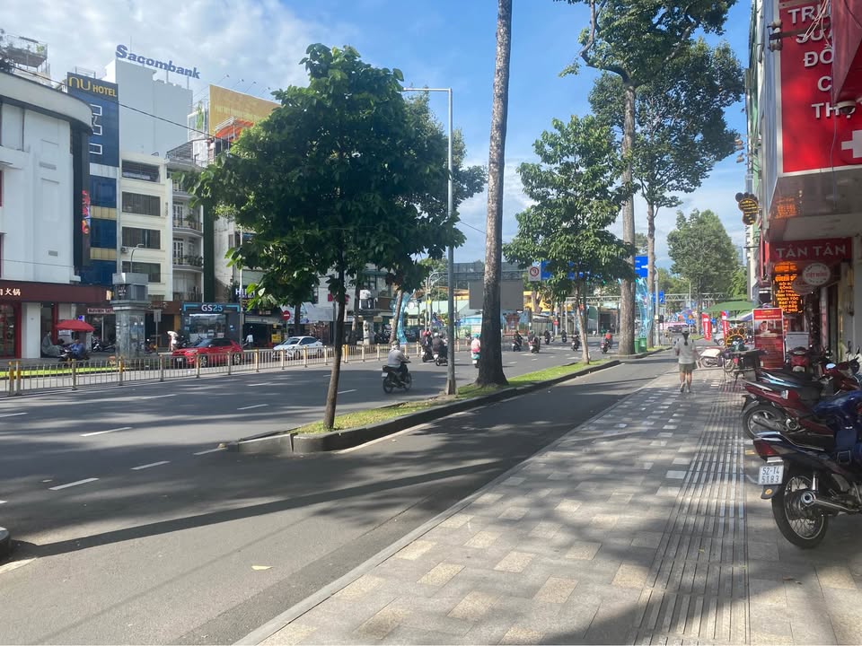 Căn hộ mặt tiền Trần Hưng Đạo, quận 1, 50m² giá chỉ 3.9 tỷ - Cơ hội đầu tư hấp dẫn!